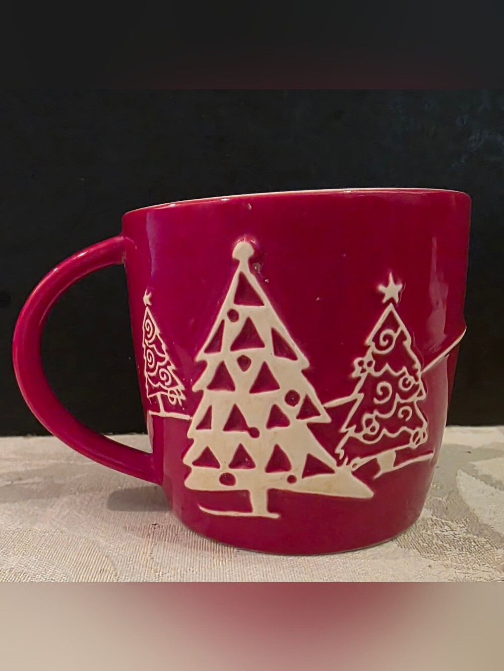 Starbucks 2007 Hiday Series Embossed Christmas Tree& Penguin 8 Oz Red & White Mu
